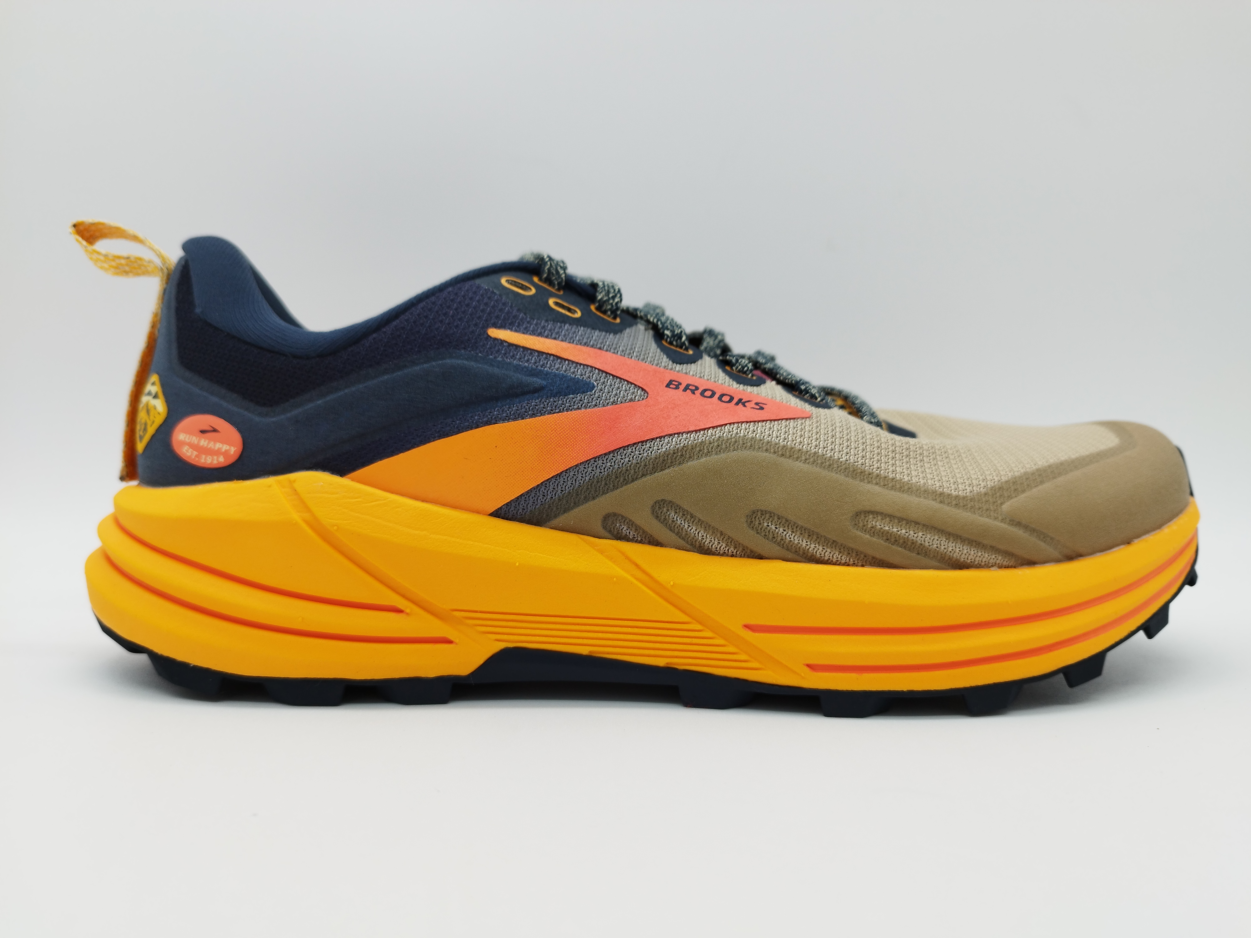 BROOKS CASCADIA 16 - RiosRunning