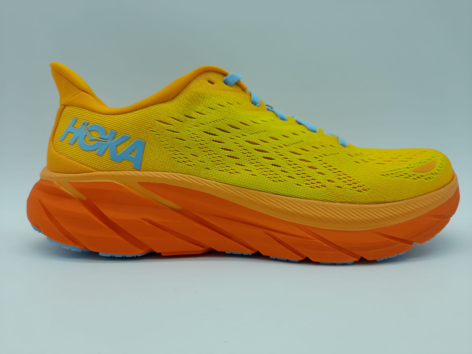 HOKA ONE ONE CLIFTON 8 - RiosRunning