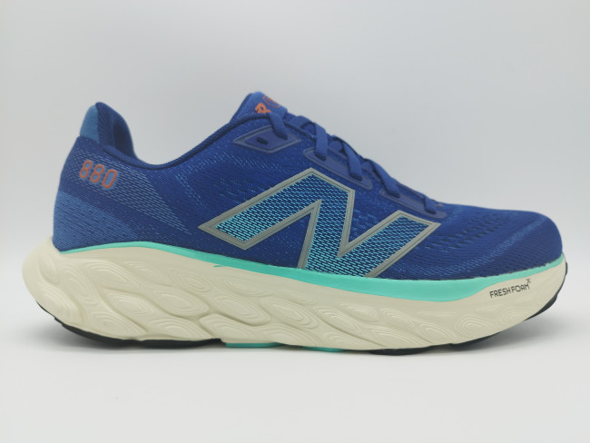 M 880 V14