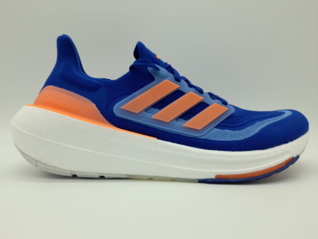 ULTRABOOST LIGHT