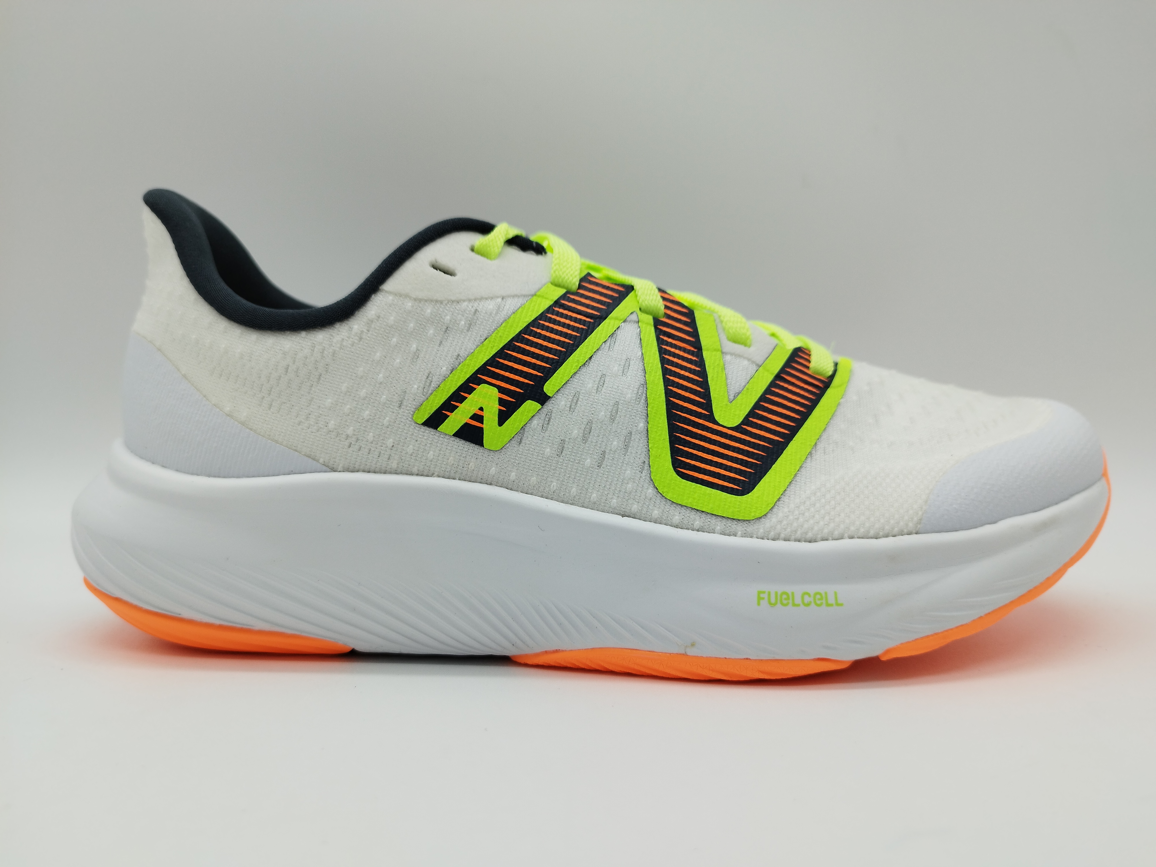 NEW BALANCE FUELCELL REBEL 2 running hombre baratas ofertas en RiosRunning