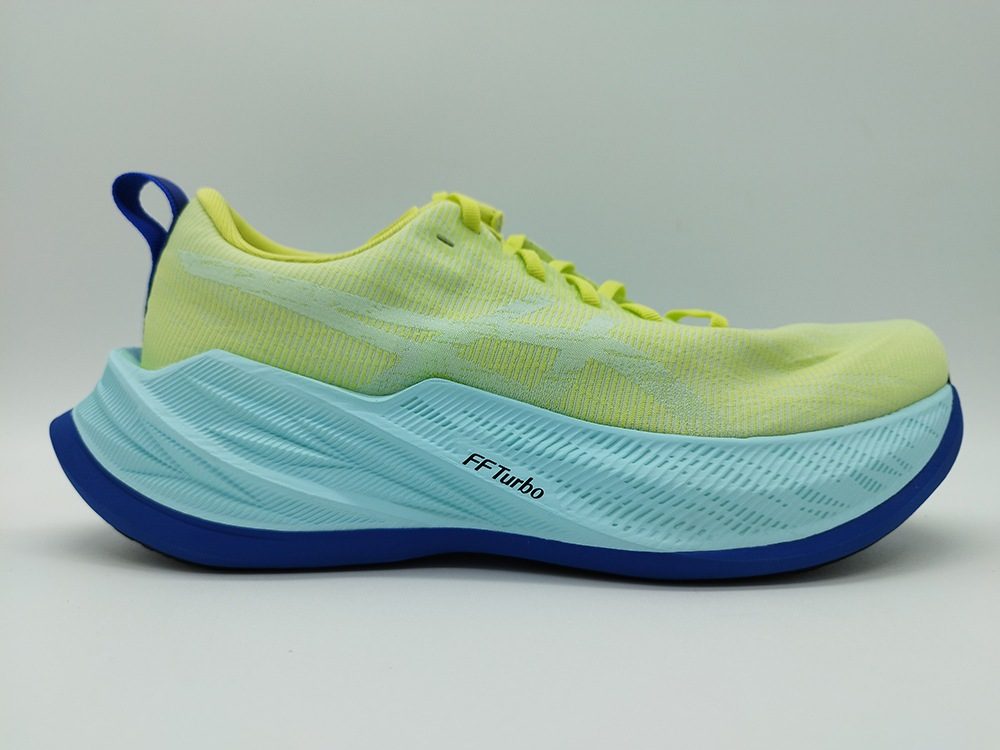 ASICS SUPERBLAST running hombre baratas ofertas outlet en RiosRunning