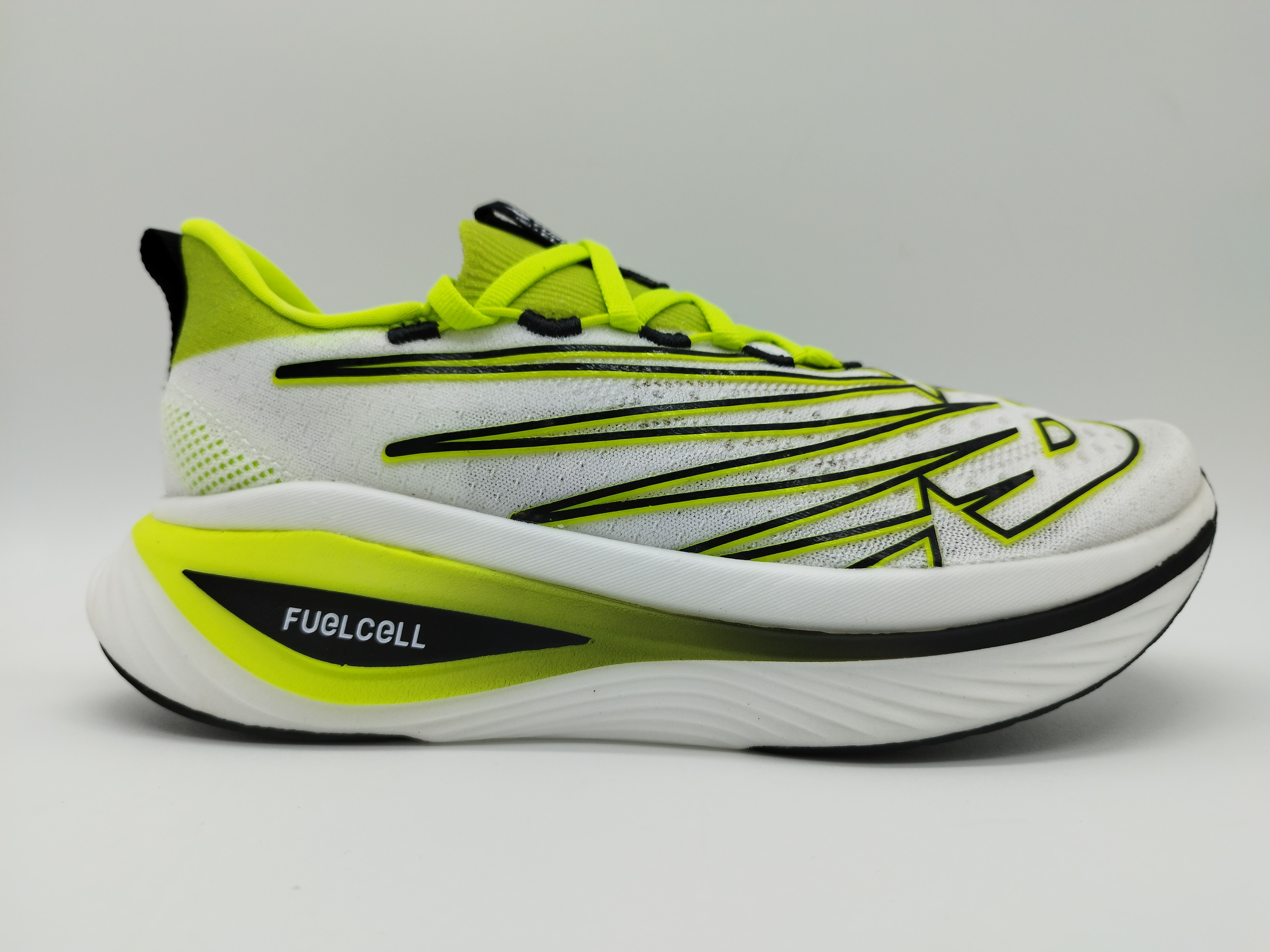 NEW BALANCE FUELCELL SUPERCOMP ELITE V3 HOMBRE en RiosRunning